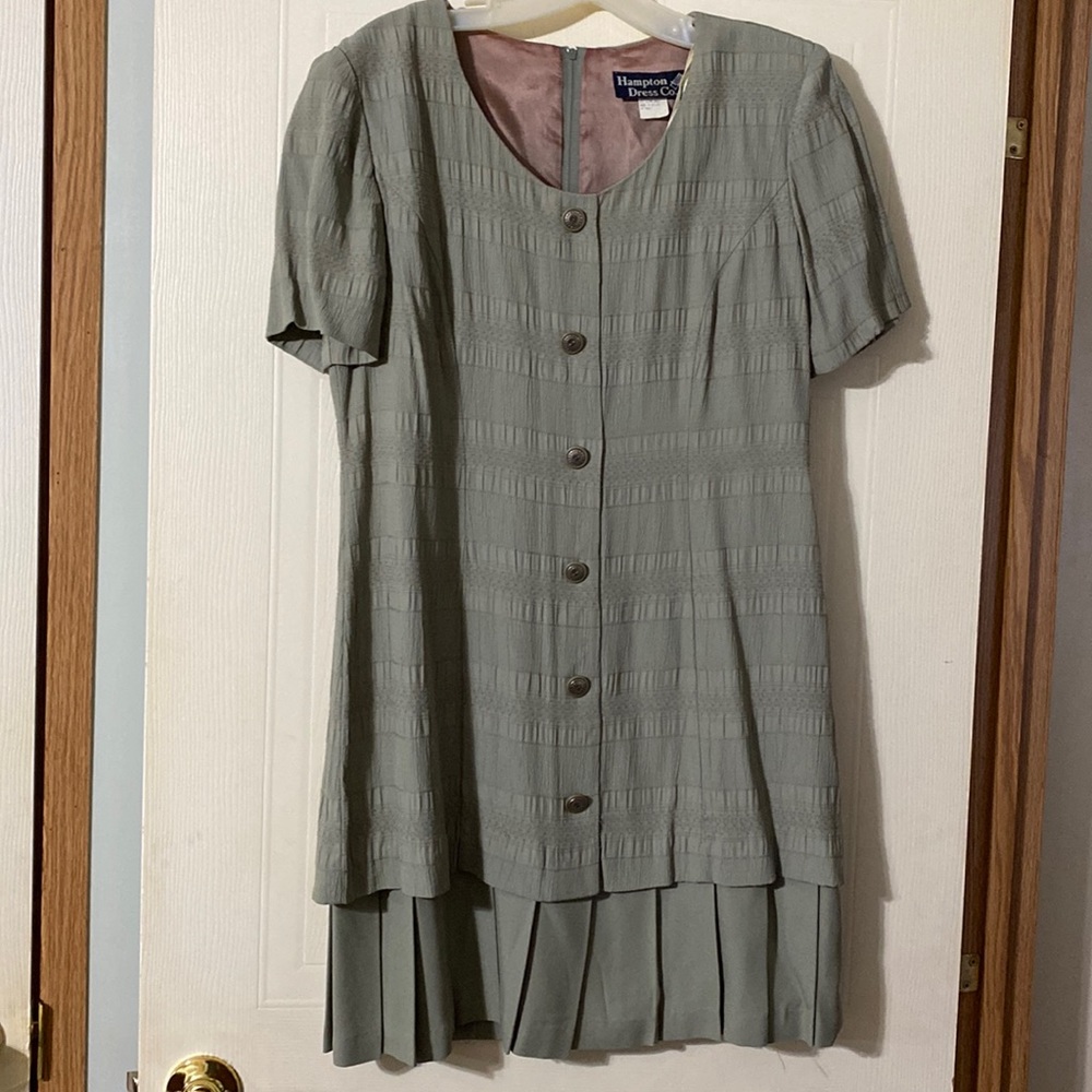 Nice lined olive green dress